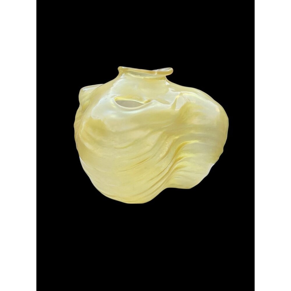 Rare Vintage Phoenix Consolidated Catalonian Honey Nasturtium Vase Circa 1927-19